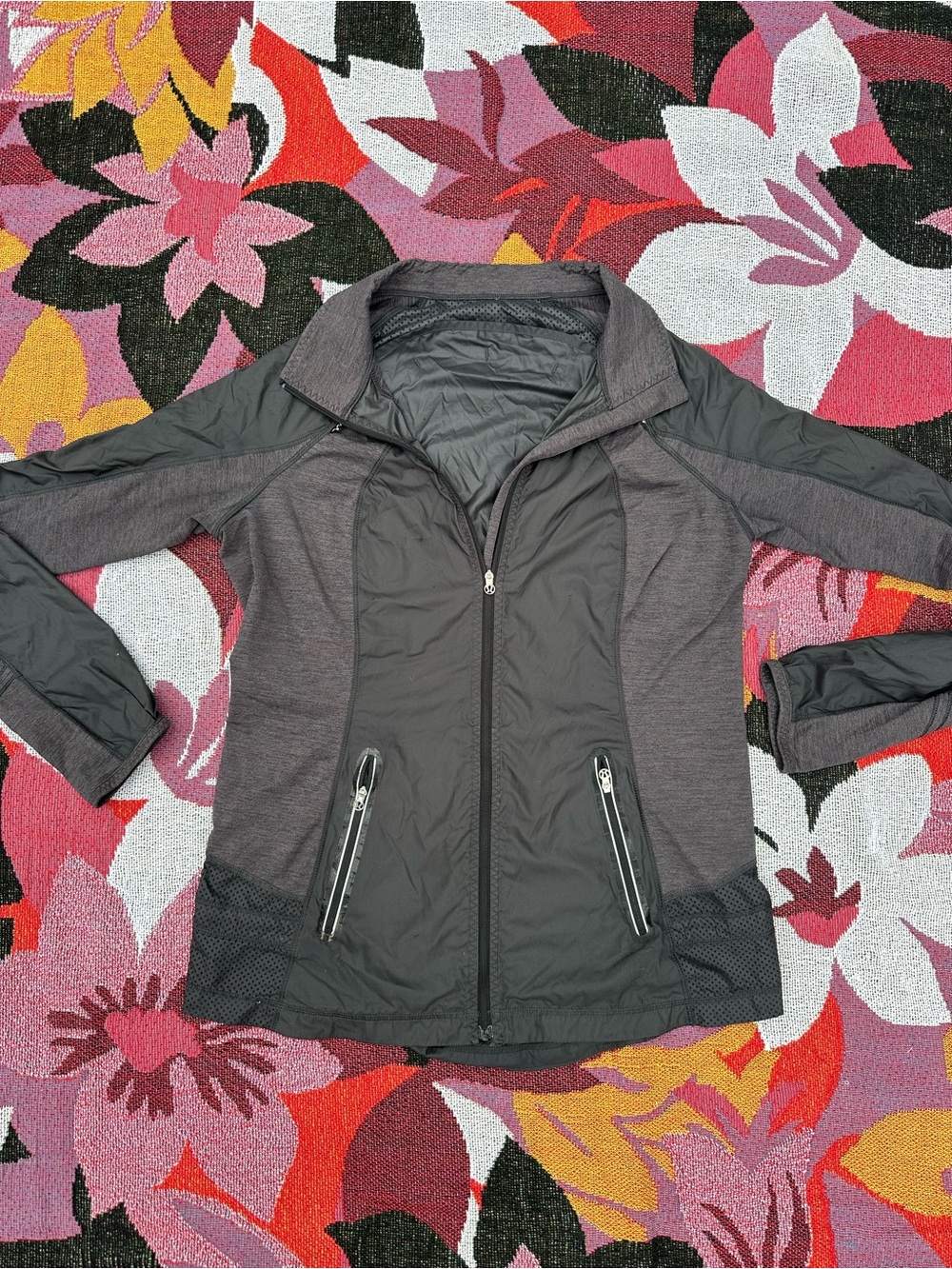 lululemon athletica Run Nothin’ But Run Dark Gray and Black Jacket